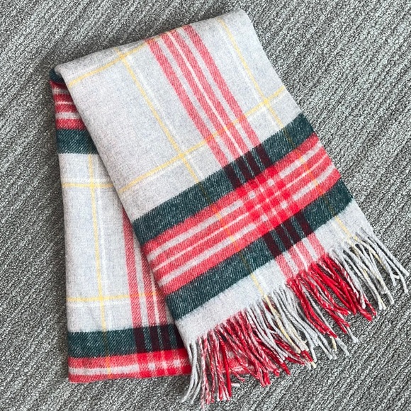 J Crew Wool Scarf Blanket Wrap Shawl Reversible Holiday Plaid Winter - Picture 2 of 6